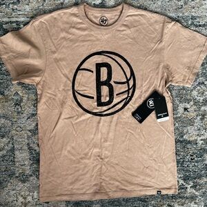 Men’s 47 Brand Brooklyn Nets Brown/Khaki T-Shirt Size Medium NWT NEW